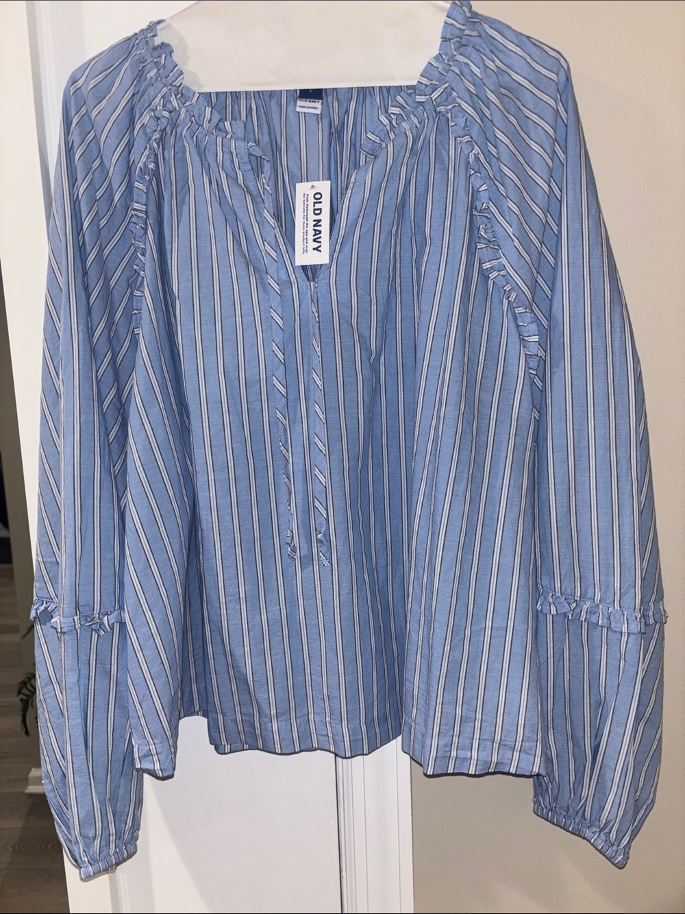 NWT Old Navy Light Blue and White Striped Peasant Top Size L